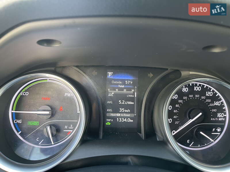 Седан Toyota Camry 2017 в Івано-Франківську