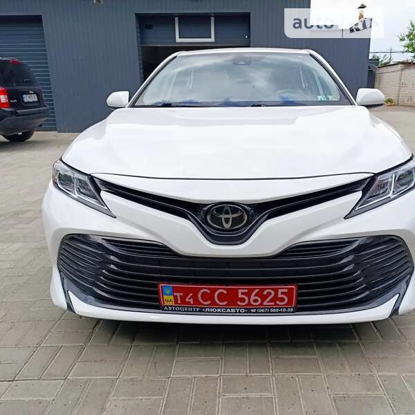 Седан Toyota Camry 2019 в Дніпрі