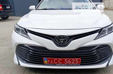 Седан Toyota Camry 2019 в Дніпрі