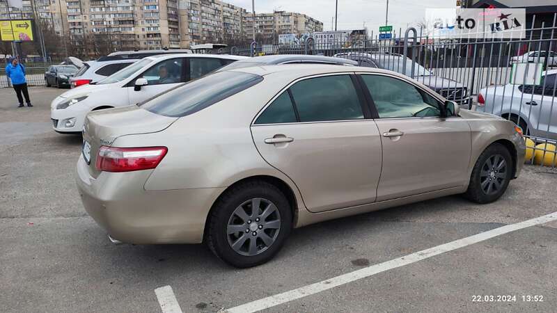 Седан Toyota Camry 2007 в Києві