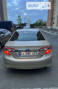 Седан Toyota Camry 2012 в Києві