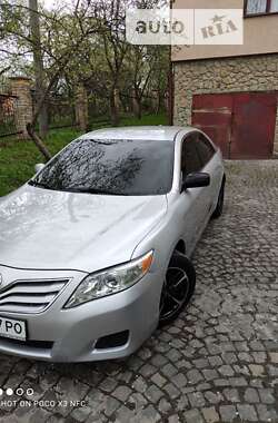 Седан Toyota Camry 2011 в Надвірній