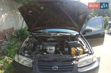 Седан Toyota Camry 1998 в Броварах