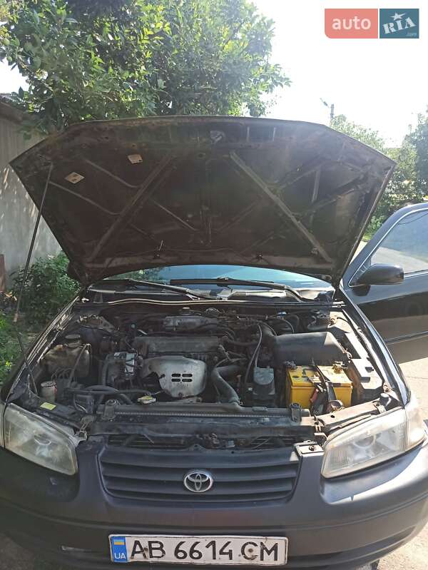 Седан Toyota Camry 1998 в Броварах