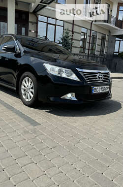 Седан Toyota Camry 2012 в Червонограді