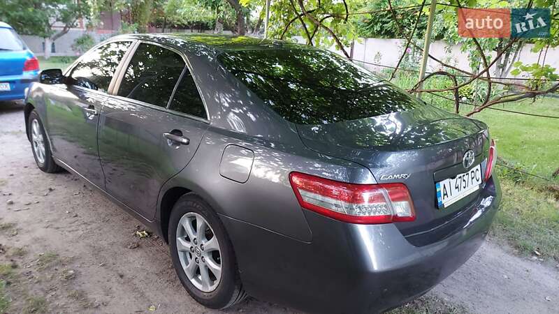 Седан Toyota Camry 2009 в Киеве