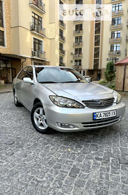 Седан Toyota Camry 2002 в Києві