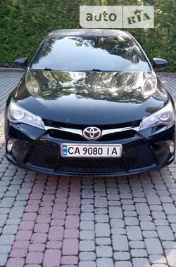 Седан Toyota Camry 2015 в Софіївській Борщагівці