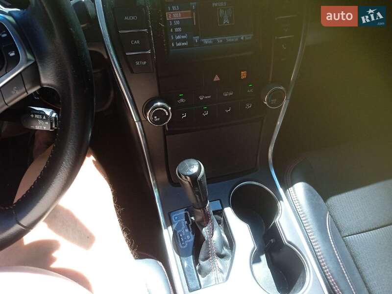 Седан Toyota Camry 2015 в Хмільнику