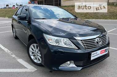 Седан Toyota Camry 2012 в Виннице