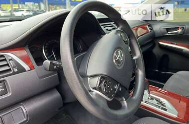 Седан Toyota Camry 2012 в Виннице