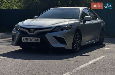 Седан Toyota Camry 2017 в 