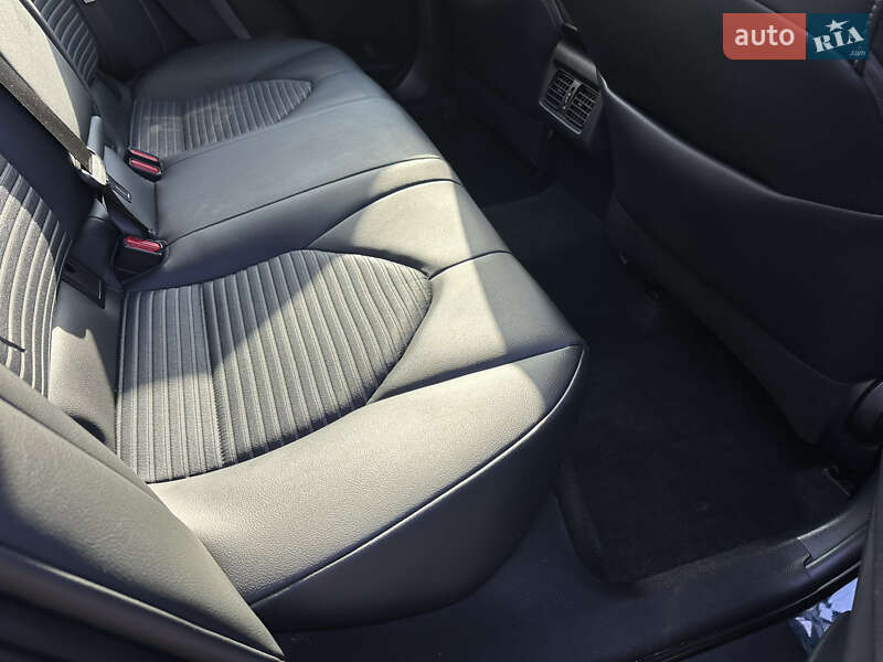 Седан Toyota Camry 2019 в Одесі