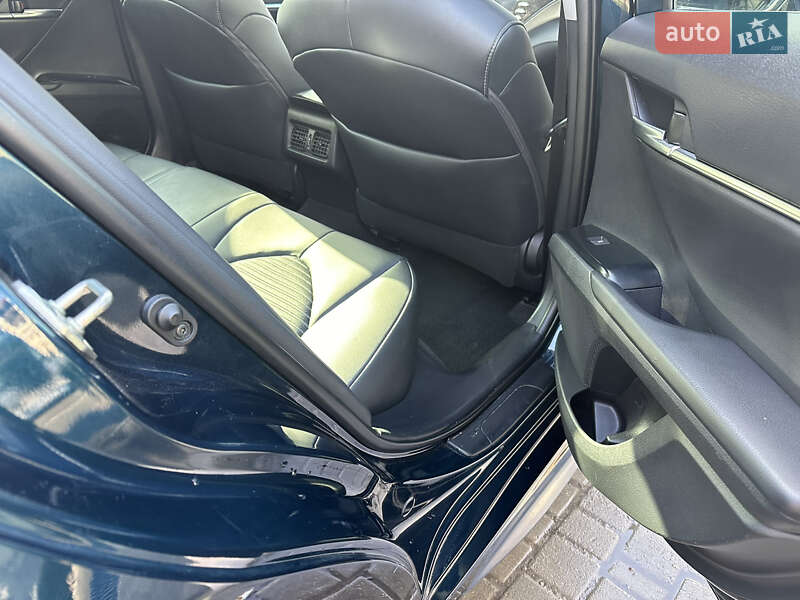 Седан Toyota Camry 2019 в Одесі