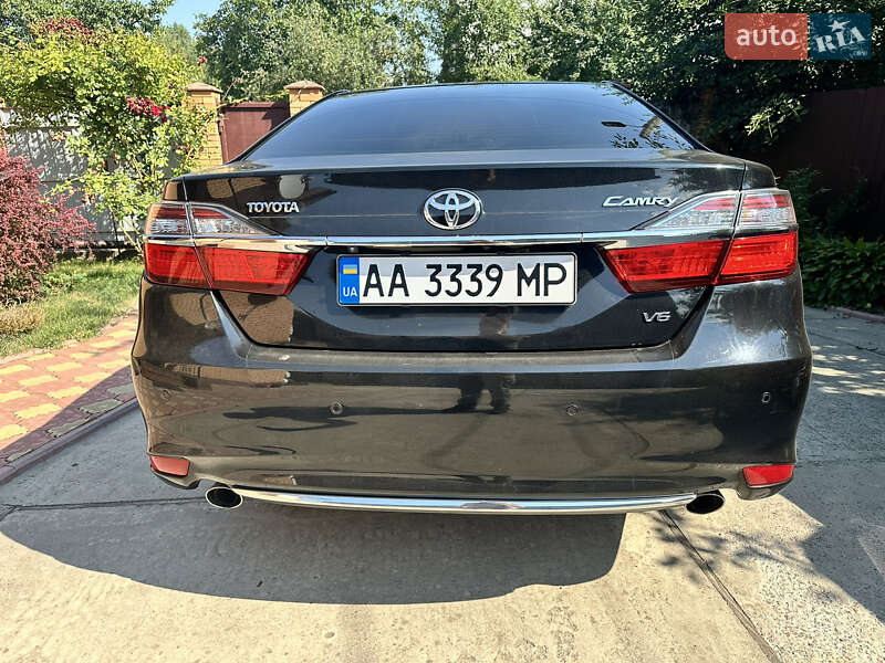Седан Toyota Camry 2017 в Киеве