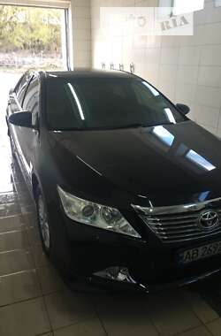 Седан Toyota Camry 2014 в Виннице