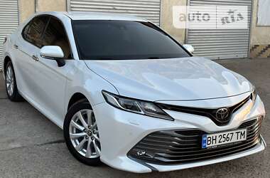 Седан Toyota Camry 2017 в Одессе