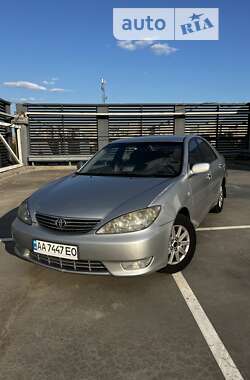 Седан Toyota Camry 2005 в Києві