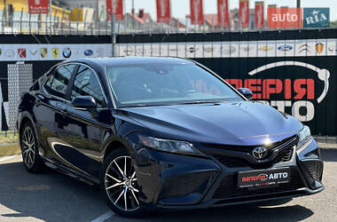 Седан Toyota Camry 2021 в Киеве