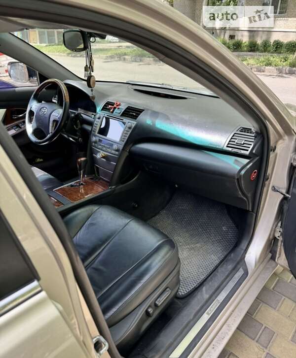 Седан Toyota Camry 2008 в Николаеве