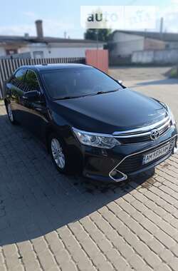 Седан Toyota Camry 2016 в Рокитном