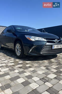 Седан Toyota Camry 2016 в Вышгороде