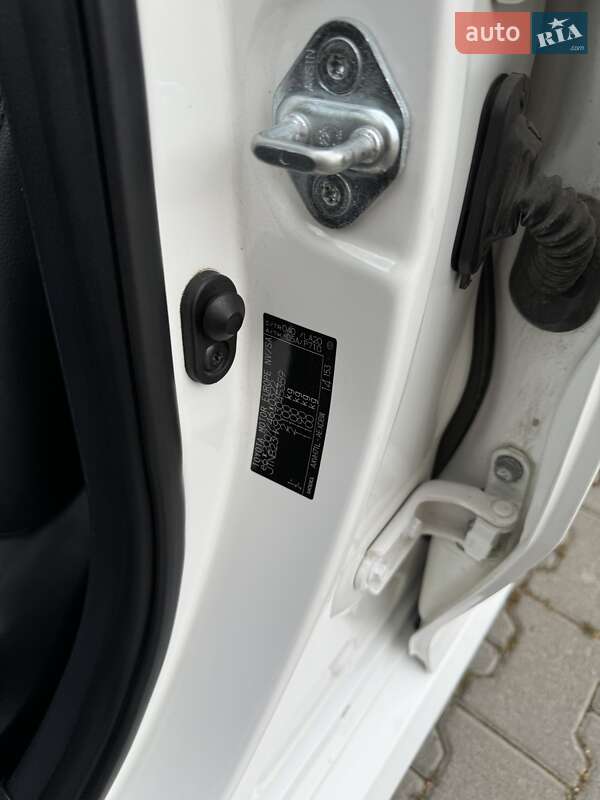 Седан Toyota Camry 2019 в Черновцах