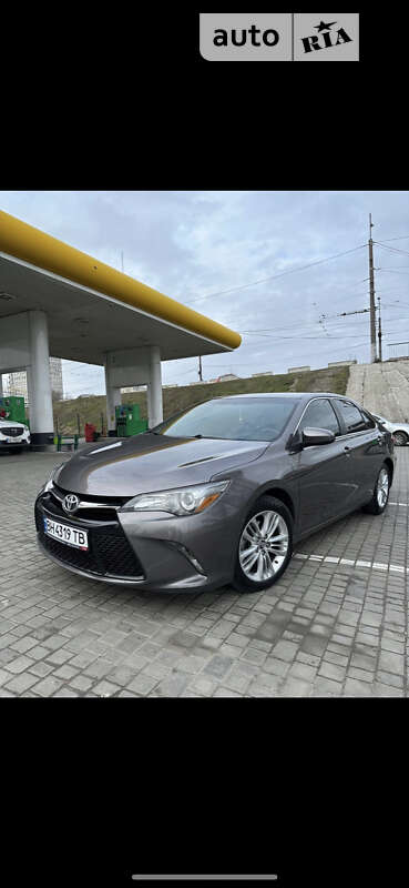 Седан Toyota Camry 2015 в Дніпрі