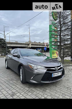 Седан Toyota Camry 2015 в Дніпрі