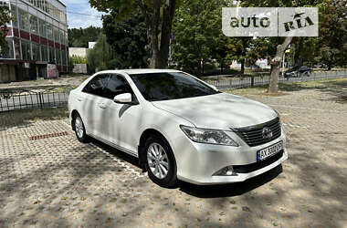 Седан Toyota Camry 2011 в Харкові