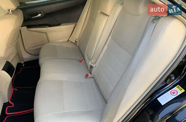 Седан Toyota Camry 2013 в Великодолинском