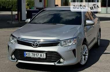 Седан Toyota Camry 2017 в Днепре