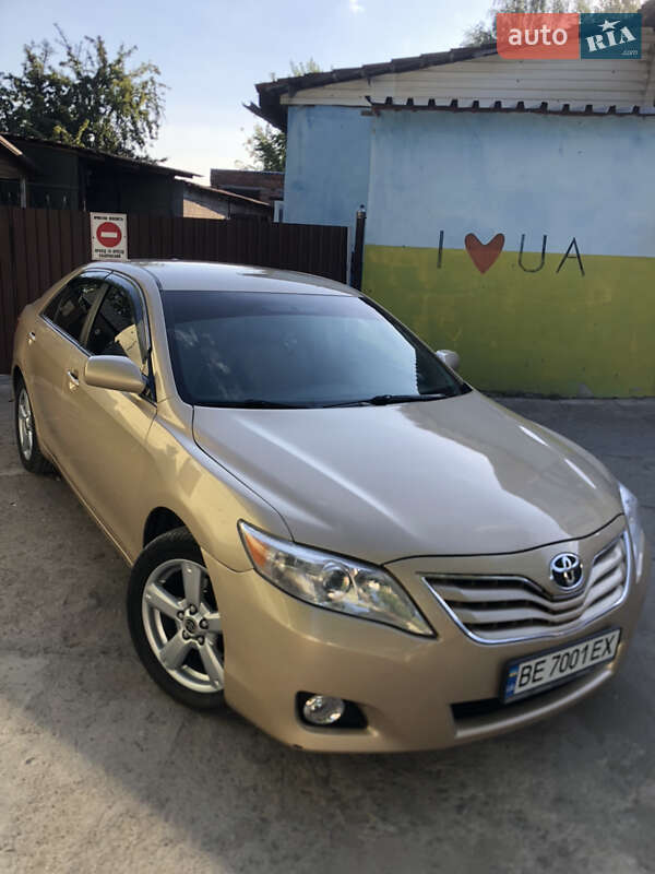 Седан Toyota Camry 2010 в Первомайську