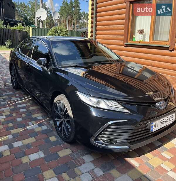 Седан Toyota Camry 2021 в Вышгороде