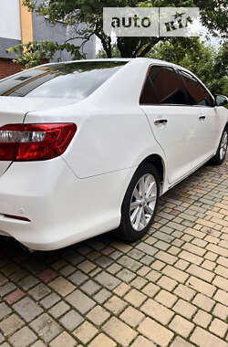 Седан Toyota Camry 2012 в Виннице