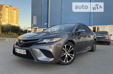 Седан Toyota Camry 2019 в Богуславе