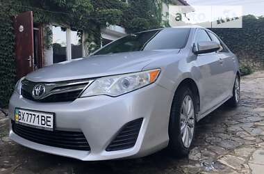 Седан Toyota Camry 2011 в Кам'янець-Подільському