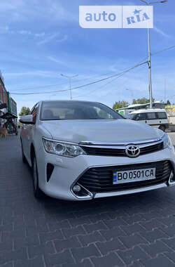 Седан Toyota Camry 2016 в Тернополе