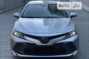 Седан Toyota Camry 2018 в Сумах