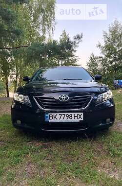 Седан Toyota Camry 2007 в Ровно