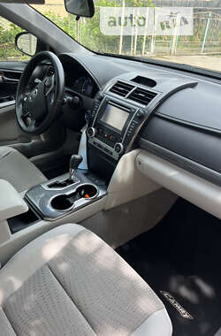 Седан Toyota Camry 2013 в Києві