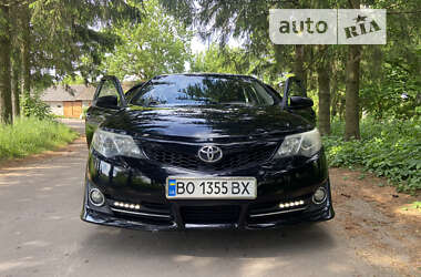 Седан Toyota Camry 2012 в Тернополі