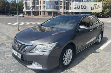 Седан Toyota Camry 2012 в Кременчуці