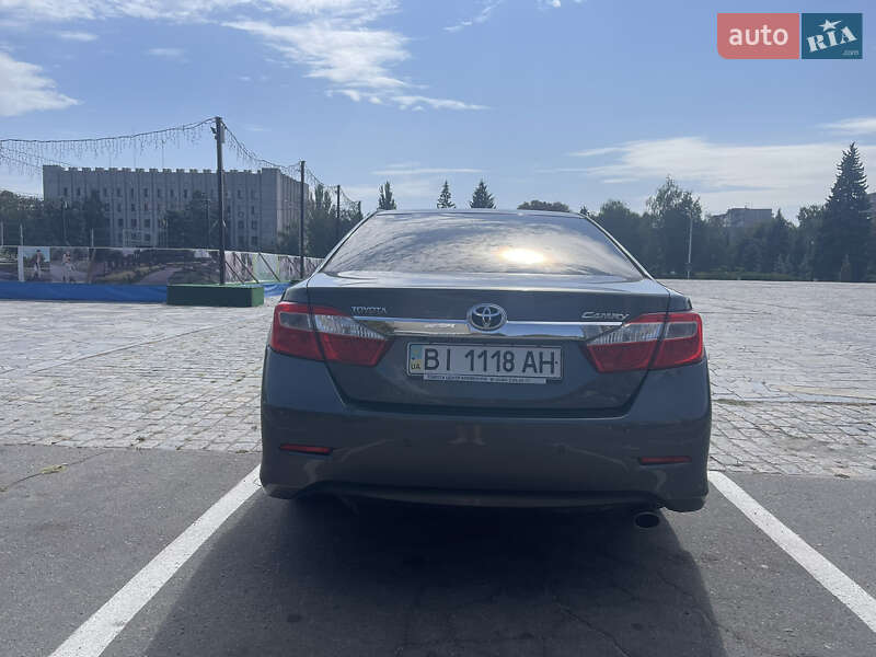 Седан Toyota Camry 2012 в Кременчуці