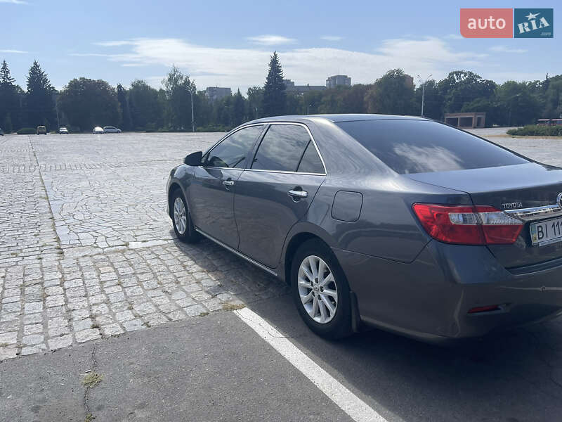 Седан Toyota Camry 2012 в Кременчуці