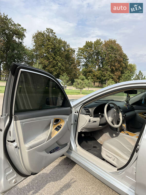 Седан Toyota Camry 2006 в Краматорске