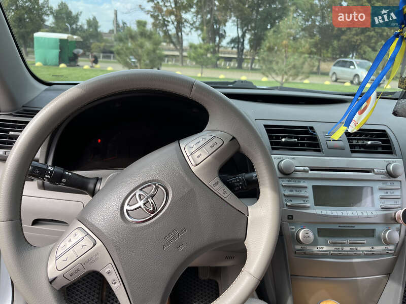 Седан Toyota Camry 2006 в Краматорске