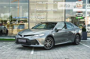 Седан Toyota Camry 2022 в Львове