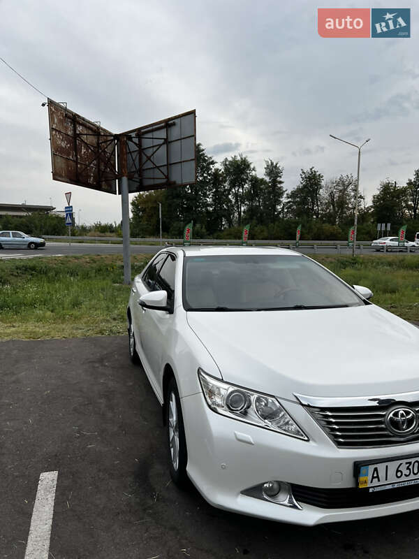 Седан Toyota Camry 2012 в Києві