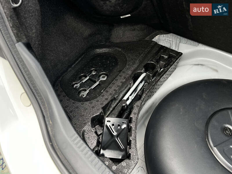 Седан Toyota Camry 2012 в Києві